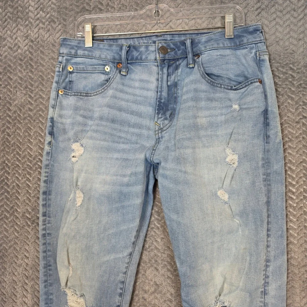 American Eagle Outfitters comfortable athletic flexibility